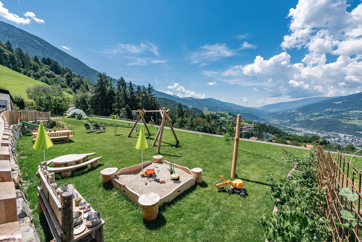 Spielplatz Bauernhof Suedtirol