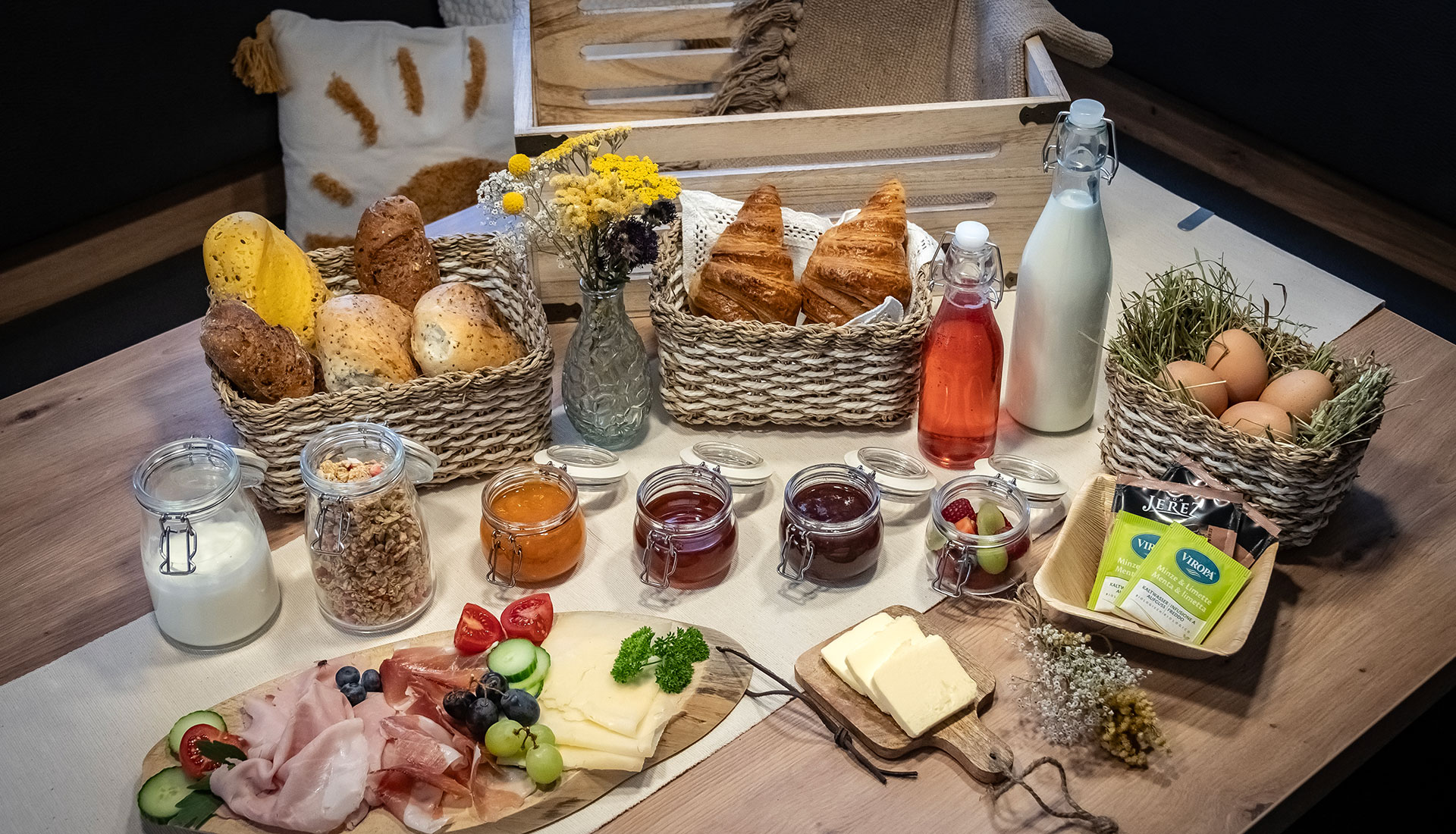 Urlaub Bauernhof Suedtirol Niederhof Fruehstueck